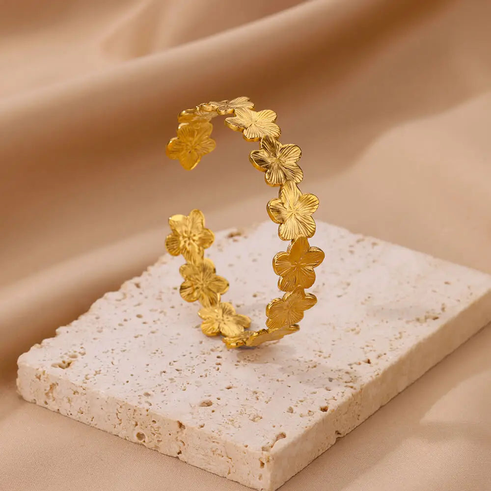 Charming Vintage Flower Golden Bracelet-ReesJewels-ReesJewels