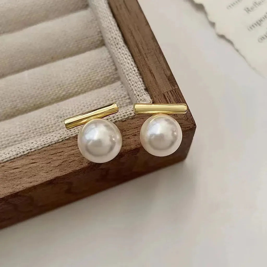 Classy Minimalist Imitation Pearl Pendant Earrings