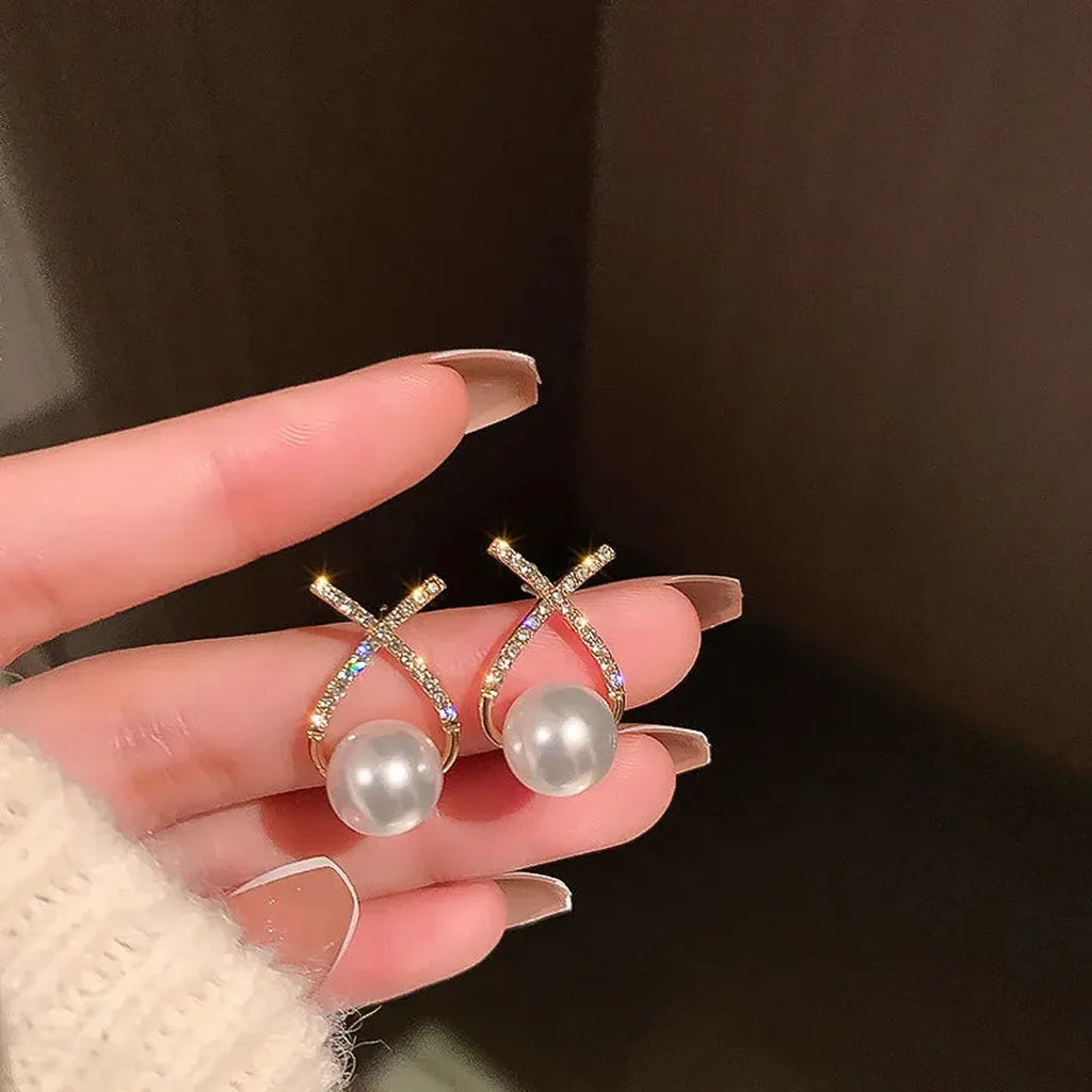 Elegant Imitation Pearl Zirconia Stud Earrings
