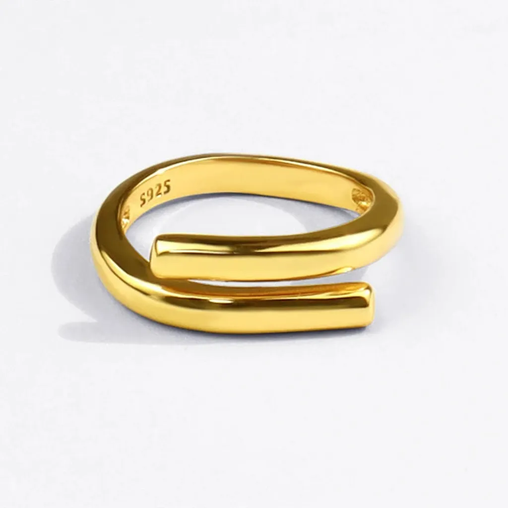 Fashionable Simple Overlapping Geometric Ring