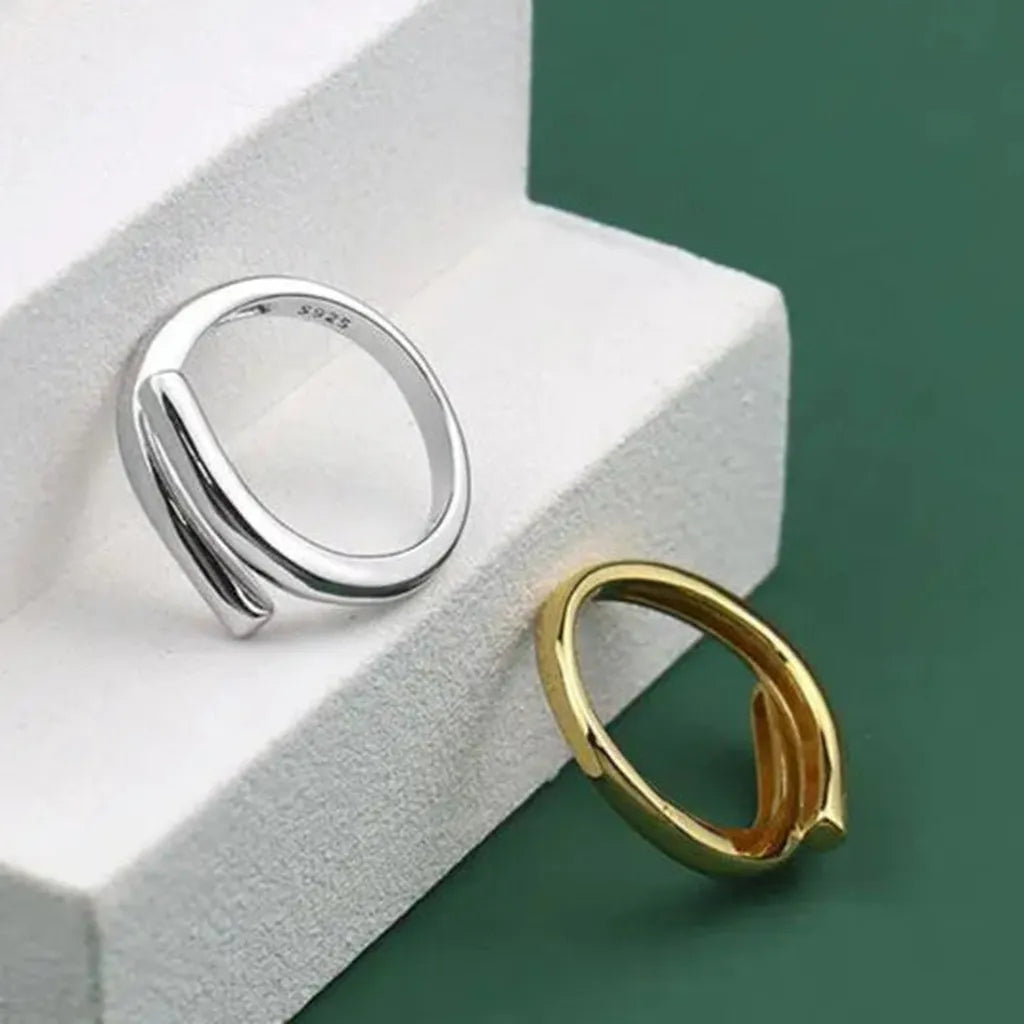 Fashionable Simple Overlapping Geometric Ring