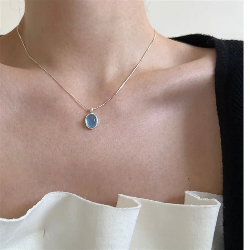 Retro Celeste Oval Glow Pendant Necklace