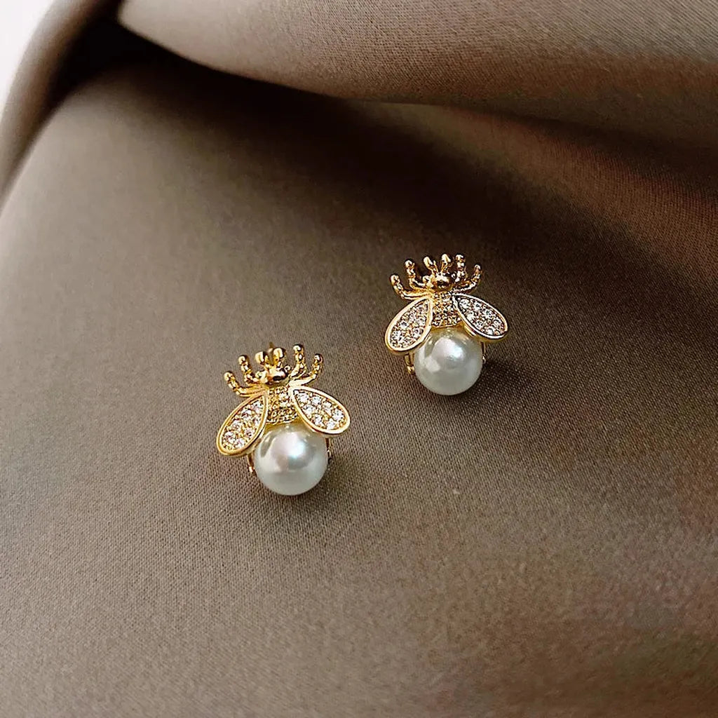 Simple Bee Imitation Pearl Stud Earrings